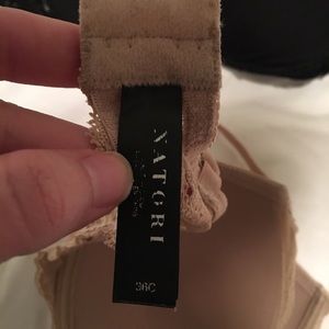 2 natori bras.